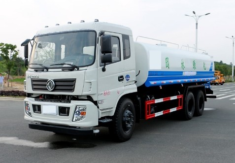 20噸灑水車報價表_東風專底后雙橋20噸綠化灑水車廠家價格