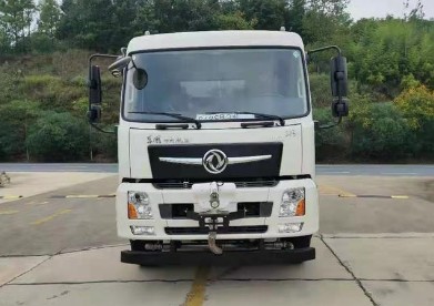 國六東風(fēng)專底D3V前四后八26方灑水車 國六東風(fēng)專底D3V前四后八26方灑水車